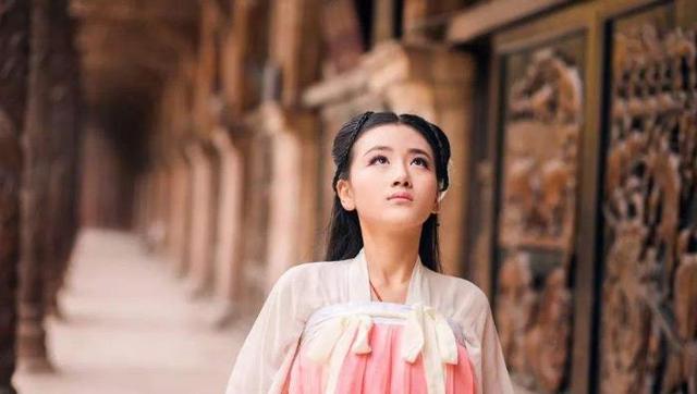 仿写这些描写冬天的句子写一写其他季节 仿写这些描写冬天的句子写一写其他季节