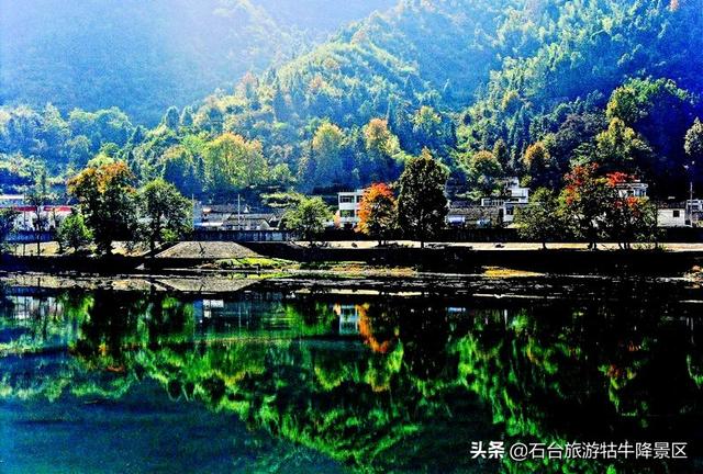 秋天是个丰收的季节围绕这句话写句子 秋天是个丰收的季节围绕这句话写句子