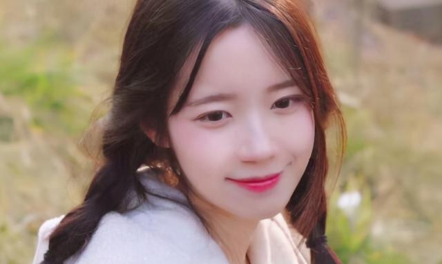 赞美小美女萌的句子 赞美小美女萌的句子