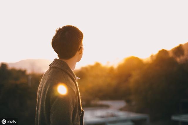 男人拼搏励志的句子，简短霸气，让人热血沸腾