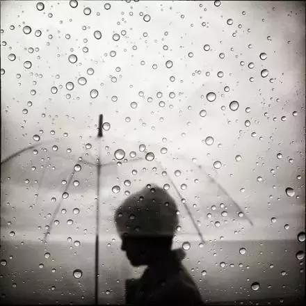 抖音致自己的霸气句子，余生，请活的贵一些