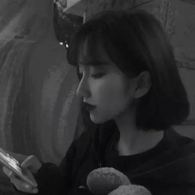 抖音致自己的霸气句子，余生，请活的贵一些