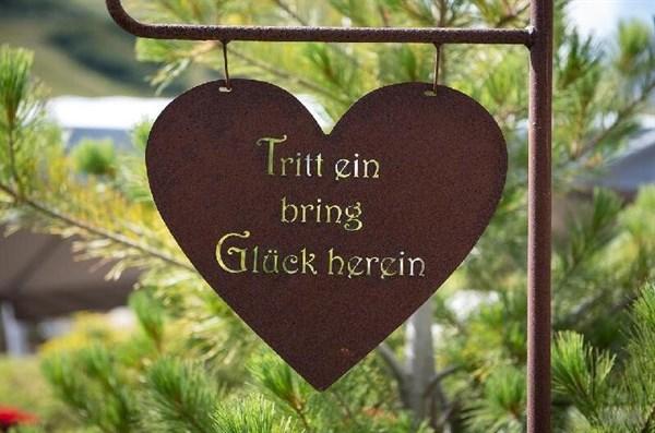 努力工作正能量的句子，激励人心，越读越喜欢