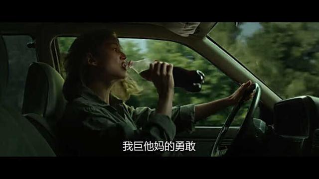 25条励志又文艺的小句子:抱怨身处黑暗,不如提灯前行