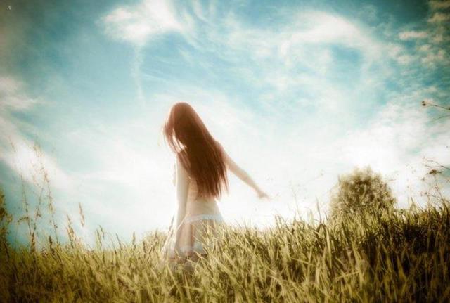 女人最经典的人生感悟:高情商女人发朋友圈的句子