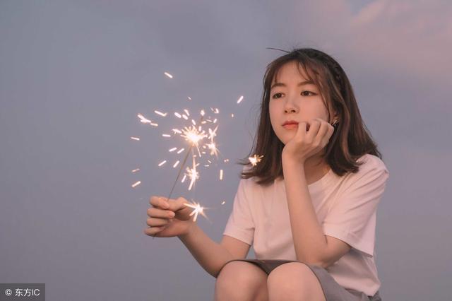 20句最动听的告白句子,纸短情长,每天一句都听不腻!