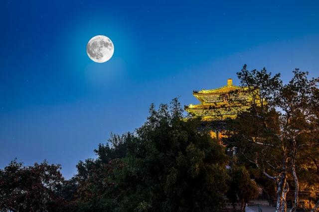 月亮诗词大全唯美句子 月亮诗词大全唯美句子