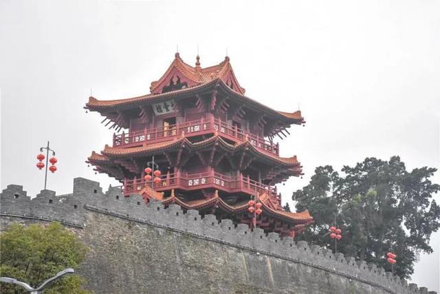 无言古城墙,千年话沧桑