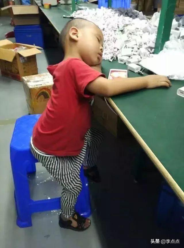 娃们的睡姿,我已经笑到不能自己