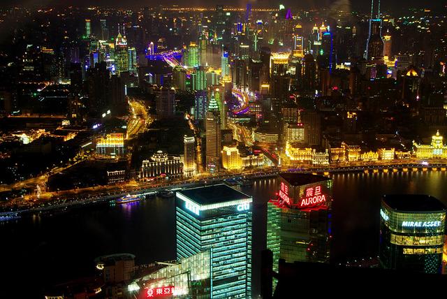 流光溢彩，绚丽斑斓，最美莫过夜上海！