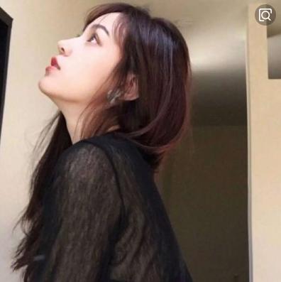 最近女生伤感霸气句子,放手很痛,也不过是生活中的过客