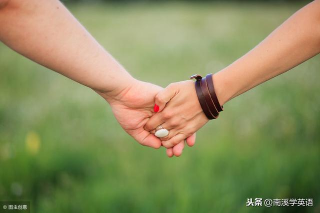 10句英语唯美爱情句子,既暖心,亦虐心