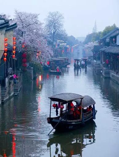 一袭江南梦,醉卧烟雨中!