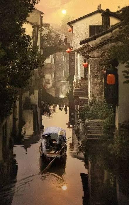 一袭江南梦,醉卧烟雨中!