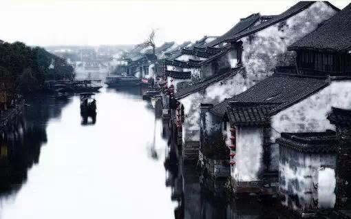 一袭江南梦,醉卧烟雨中!