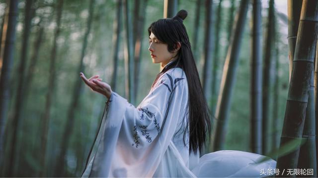 10首最优美的咏竹诗：未出土时先有节，便凌云去也无心