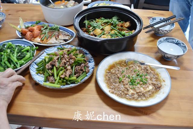 一家人在一起吃饭温馨的句子简短 一家人在一起吃饭温馨的句子简短