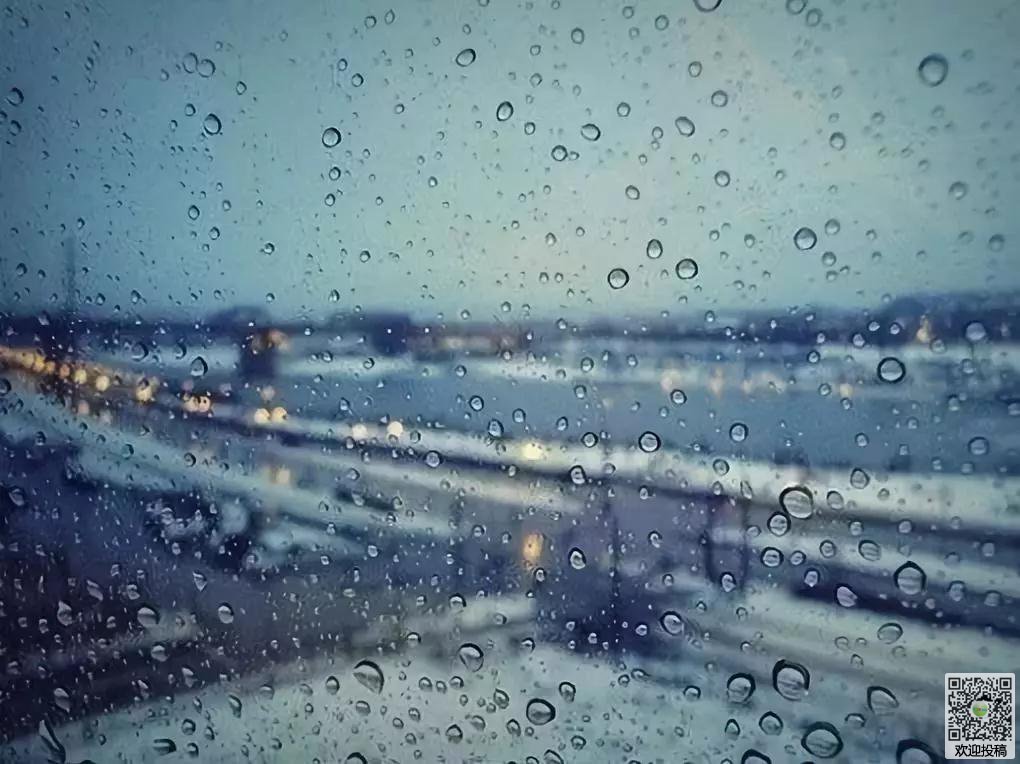 下雨天说说心情经典(下雨天说说朋友圈)