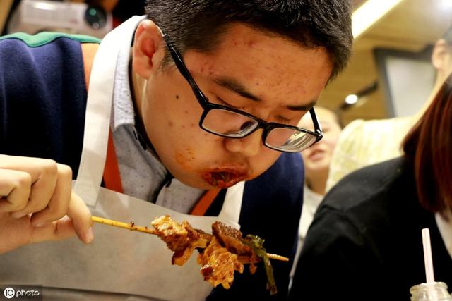 适合发朋友圈的笑话，经典逗趣，其乐无穷