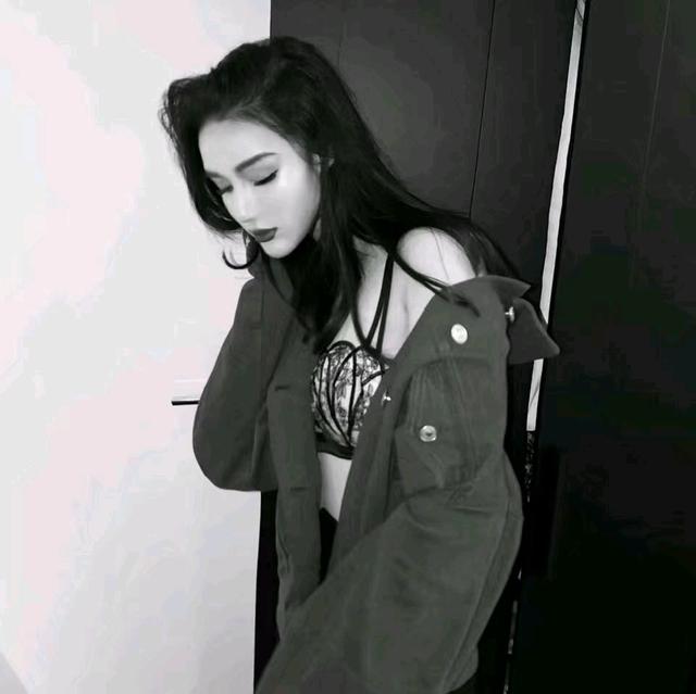 头像+句子：你吃不到的葡萄我吃到了 特别甜