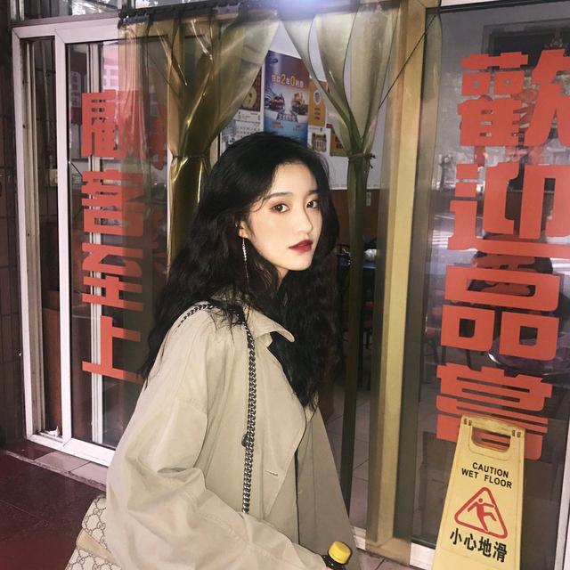 头像+句子：你吃不到的葡萄我吃到了 特别甜