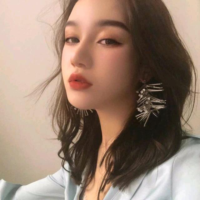 头像+句子：你吃不到的葡萄我吃到了 特别甜