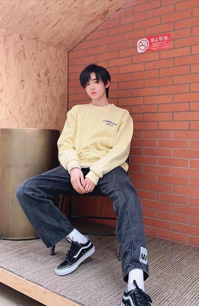 「宋亚轩」图片+语录 芽芽的小世界像童话般纯净