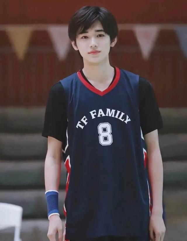 「宋亚轩」图片+语录 芽芽的小世界像童话般纯净