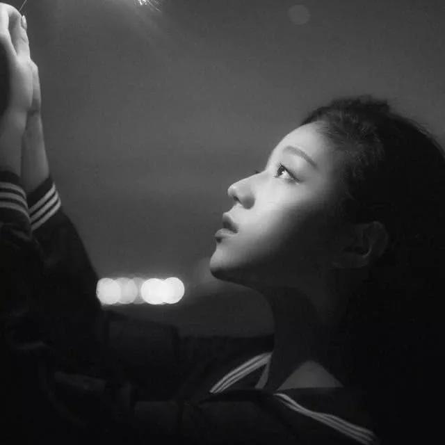 朋友圈霸气又伤感经典句子，肯定有一句适合你发朋友圈！