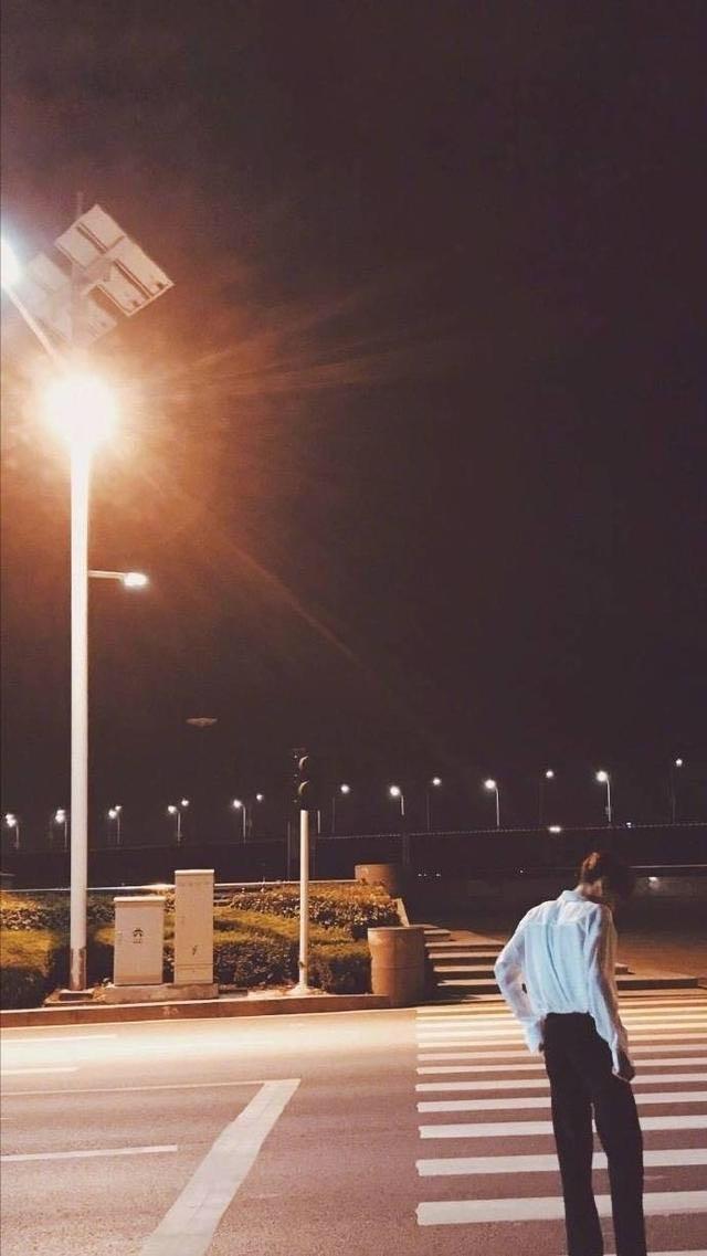 男孩子伤感的句子 男孩子伤感的句子