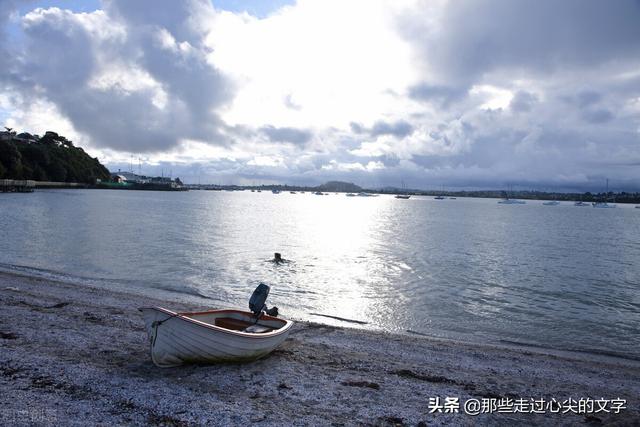 伤心难过时发朋友圈的句子 伤心难过时发朋友圈的句子