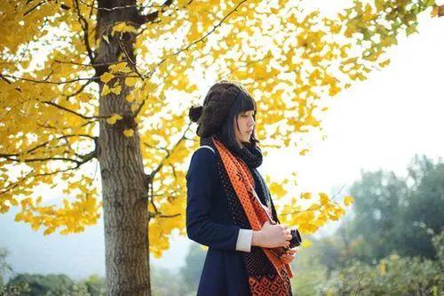 适合发动态的爱情句子:最痛的距离,是你不在我身边,却在我心里
