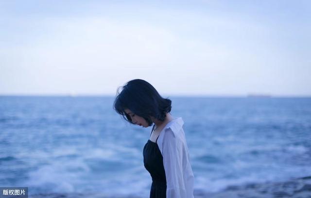 20个伤感爱情句子,一杯敬你漫不经心,一杯敬我自作多情