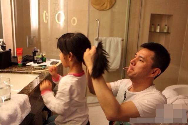 形容父女俩的幸福句子搞笑 形容父女俩的幸福句子搞笑
