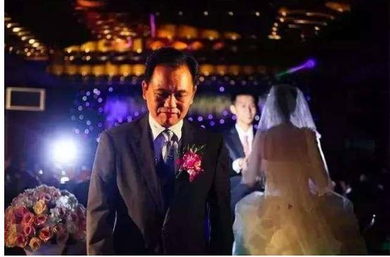 形容父女俩的幸福句子搞笑 形容父女俩的幸福句子搞笑