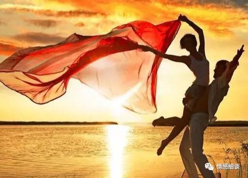 两性关系:中年女人招架不住4句情话,大胆一点,她就是你的人