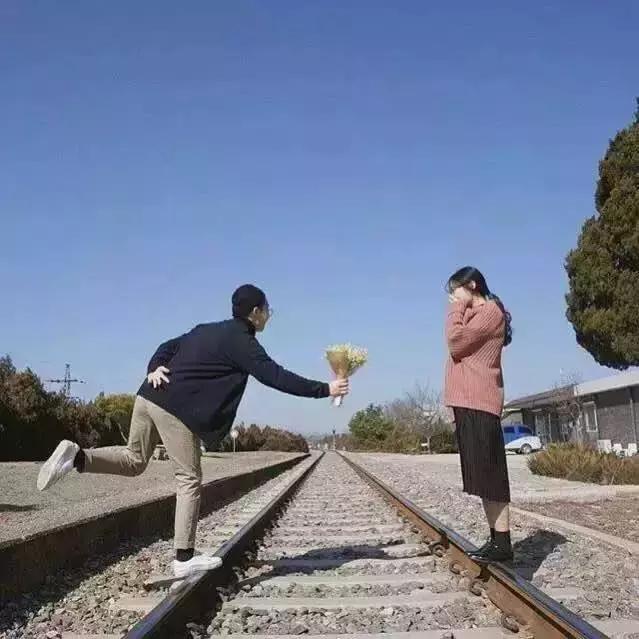 10句让人感动到哭的异地恋情话，你的余生我不会再缺席