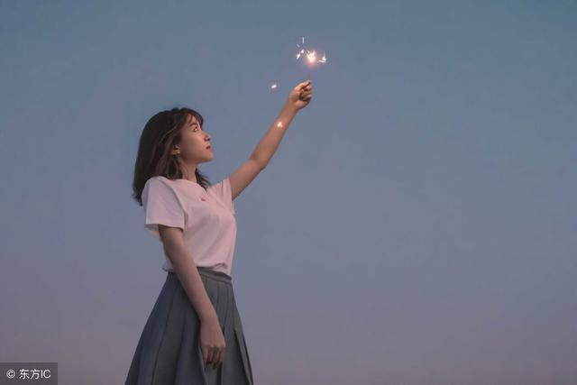 让女人感动流泪的爱情句子，甜蜜撩心，用情话代替晚安！